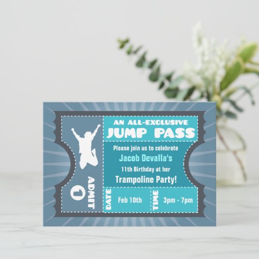 Blue Trampoline Jump Pass Invitation Kaart (Staand voorkant)
