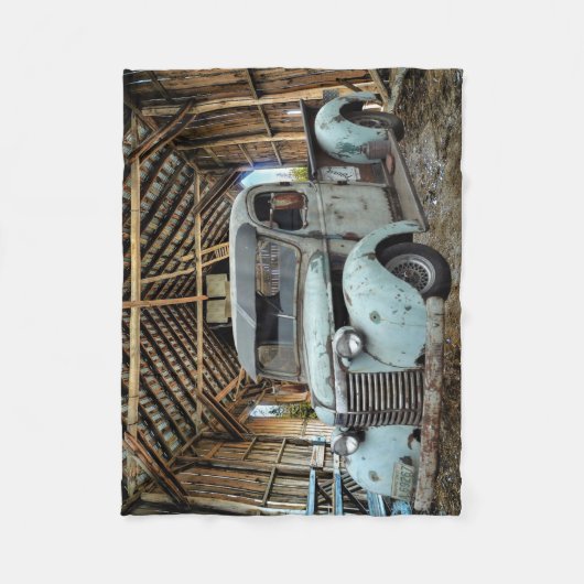 Blue Truck Rustic Barn Fleece Deken (Voorkant)