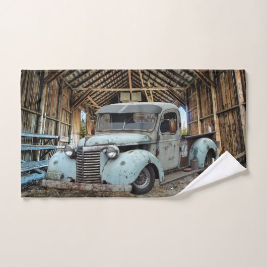  Blue Truck Rustic Barn Handdoek (Handdoek)