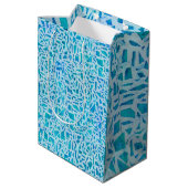 Blue Turquoise Mosaic Glass Tile Modern Chic Medium Cadeauzakje (Achterkant Gekanteld)