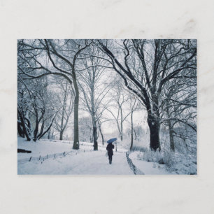Blue Umbrella In A White Wonderland Briefkaart