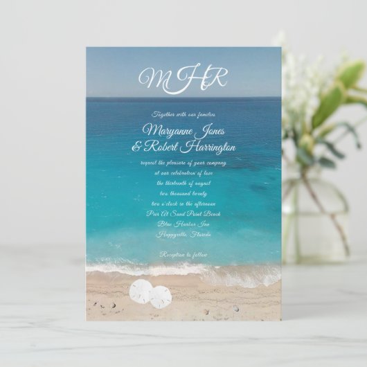 Blue Water Beach Ceremony Wedding Monogram Invites Kaart (Staand voorkant)