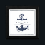 Blue Wave Anchor Wedding V2 Navy/WHT ID836 Cadeaudoosje<br><div class="desc">De stukken van deze elegante trouwsuite voorzien van een klassieke, nautische vormgeving met een schone, minimalistische blik. Stijlvolle golven in schaduwen van aqua tot marinesblauw en een anker en touwillustratie verstrekken unieke accenten. Een witte achtergrond met fijne blauw pijp en een groot anker afbeelding geeft deze trouwcadeaudoos een opvallend modern...</div>