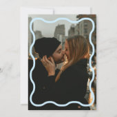 Blue Wavy Retro bruiloft foto uitnodiging (Achterkant)