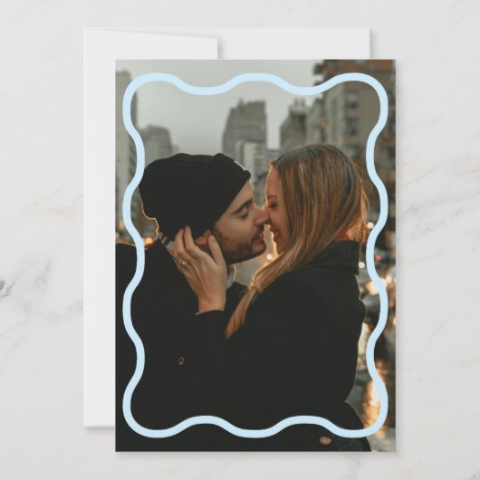 Blue Wavy Retro bruiloft foto uitnodiging (Achterkant)