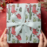 Blue Western Howdy Christmas Cowgirl Cadeaupapier<br><div class="desc">Dit leuke en feestelijke Westerne Howdy Christmas Cowgirl-inpakpapier bevat handgetekende illustraties van Xmas-cowgirl-laarzen,  petten,  wanten,  cactussen,  hulstbessen en -sterren. Allemaal tegen een elegante lichtblauwe achtergrond.</div>