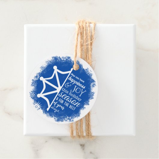Blue White Company Logo met kerstcadeaus Label (In situ)