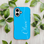 Blue White Elegant Calligraphy Script Name Case-Mate iPhone 14 Hoesje<br><div class="desc">Blue White Elegant Calligraphy Script Custom Personalized Name iPhone 14 Smart Phone Case kenmerkt een modern en trendy eenvoudig en stijlvol ontwerp met uw gepersonaliseerde naam in elegante handgeschreven kalligrafiekscript typografie op een blauwe achtergrond. Ontworpen door ©Evco Studio www.zazzle.com/store/evcostudio</div>