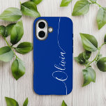 Blue White Elegant Calligraphy Script Name iPhone 16 Hoesje<br><div class="desc">Blue White Elegant Calligraphy Script Custom Personalized Name iPhone 16 Smart Phone Cases is voorzien van een modern en trendy eenvoudig en stijlvol ontwerp met uw persoonlijke naam in elegante handgeschreven kalligrafie script typografie op een blauwe achtergrond. Ontworpen door ©Evco Studio www.zazzle.com/store/evcostudio</div>