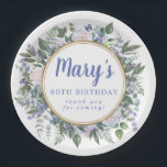 Blue White Floral 80th Birthday Party Papieren Bordje<br><div class="desc">Witte rozen en blauwe bloemen creëer een mooi en elegant bloemig lijst. De naam van de verjaardagsvrouw wordt geschreven in een grote blauwe manuscriptdoopvont. 80ste verjaardag en de dankbetuigingen volgen. Ze zijn ook blauw. Een dubbel gouden lijst definieert de binnenkant van het blote lijst Dit verjaardagsartikel bord maakt deel uit...</div>