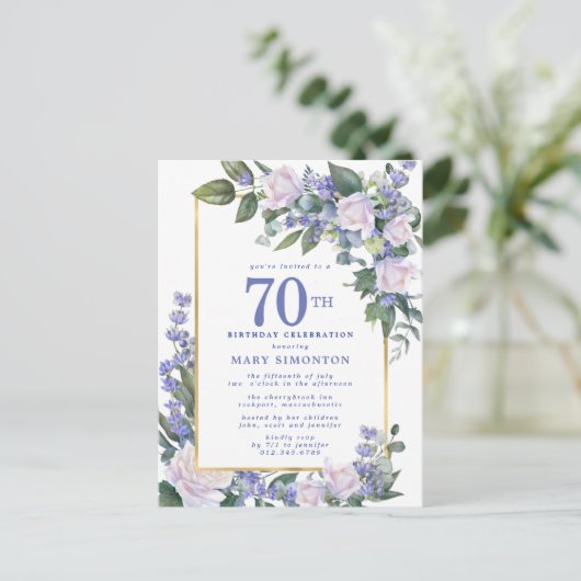 Blue White Gold Floral 70th Birthday Party Uitnodiging Briefkaart (Staand voorkant)