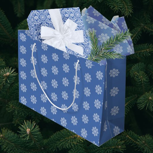 Blue White Holiday Chinoiserie Snowflake  Groot Cadeauzakje