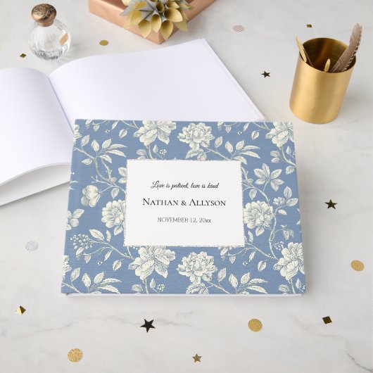 Blue White Ivory Flowers Wedding Gastenboek (Voorkant open)