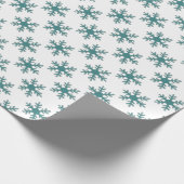 Blue White Kerstmis Snowflake Pattern Holiday Cadeaupapier (Hoek)