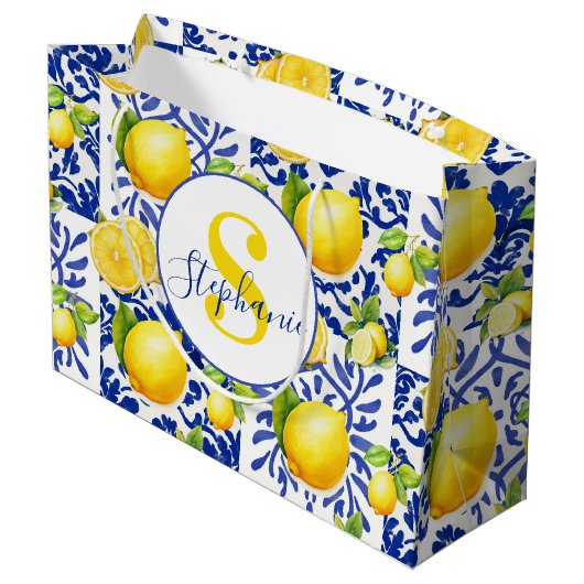 Blue White Lemon Tile Pattern Monogram Name Citrus Groot Cadeauzakje (Achterkant Gekanteld)