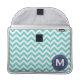Blue White Monogram Chevron Pattern Sleeve Voor MacBooks (Front with Device)