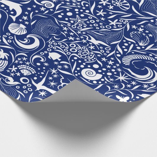 Blue White Ocean Pattern | Dolphin Wave Shell Crab Cadeaupapier (Hoek)