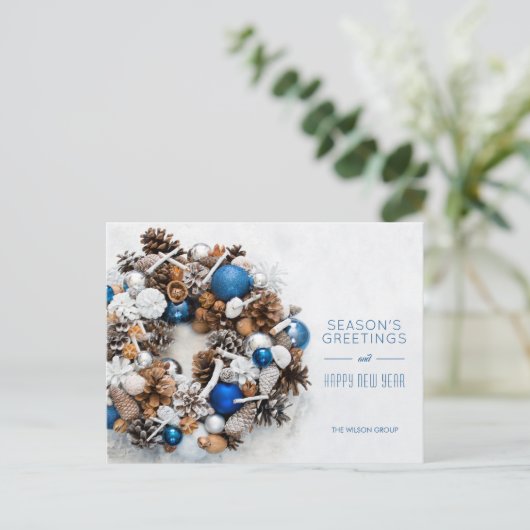 Blue White Pine Wreate Business Holiday Briefkaart (Staand voorkant)