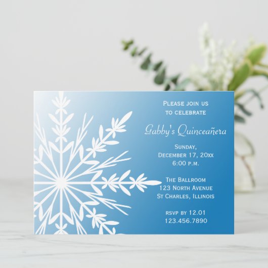 Blue White Snowflake Winter Quinceañera Uitnodigin Kaart (Staand voorkant)