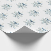 Blue White Snowflakes Bows Christmas Cadeaupapier (Hoek)