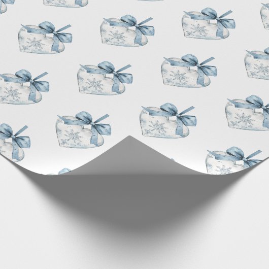 Blue White Snowflakes Bows Hearts Christmas Cadeaupapier (Hoek)
