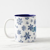 Blue White Snowflakes Christmas Tweekleurige Koffiemok (Links)