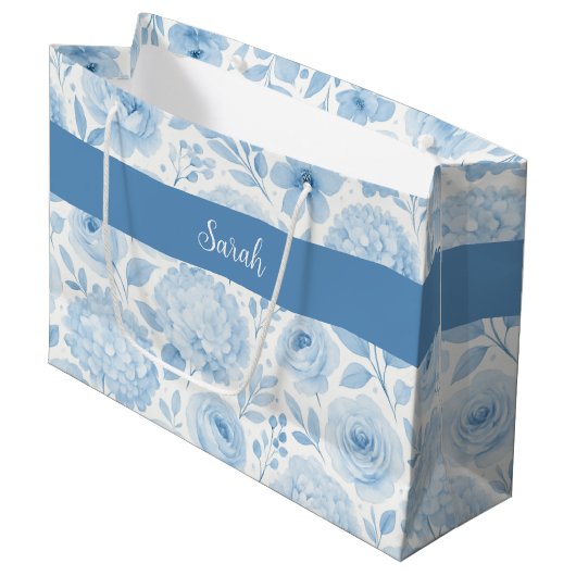 Blue White Watercolor Floral Monogram Name Groot Cadeauzakje (Voorkant Gekanteld)