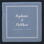 Blue White Weddenschap Bride & Groom Elegant Simpl Stenen Onderzetter<br><div class="desc">De nieuwigheden zijn zeker dol op dit eenvoudige, minimalistische en schitterende onderzetter van de steensteenbruiloft is een modern design met een dubbele rand in scherp wit op een trendy klassieke blauwe achtergrond. Dit moderne, eenvoudige ontwerp biedt tijdloze, klassieke verfijning. Personaliseer namen van paar en gebeurtenisdatum in elegant wit het schrijven...</div>
