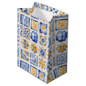 Blue White Yellow Tiles Pattern Wine, Small, Medium Cadeauzakje (Voorkant Gekanteld)