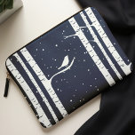 Blue Winter Birch Trees en Bird Laptop Sleeve<br><div class="desc">Mooie vectorillustratie van een vogel op een berkenboom. Het kan met jouw naam,  monogram,  initialen of om het even welke tekst van uw keus voor een volledige douane worden gepersonaliseerd blik!</div>