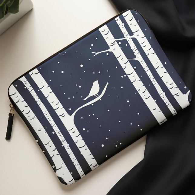 Blue Winter Birch Trees en Bird Laptop Sleeve (Creator heeft geüpload)