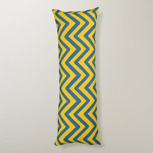 Blue Yellow Retro Chevron Pattern Lichaamskussen (Achterkant (Verticaal))