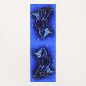 Blue Yoga Mat Horse die op Sterrennacht loopt (Voorkant)