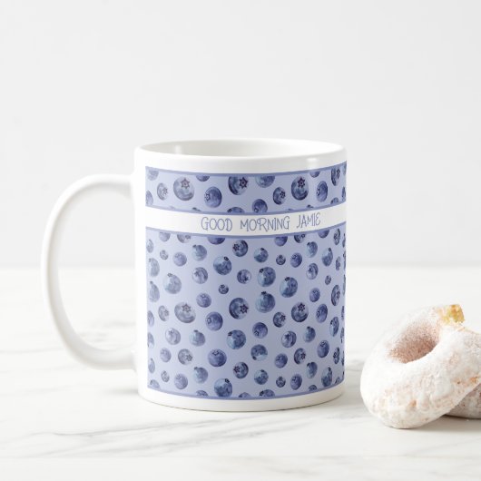 Blueberry-patroon op de blauwe gepersonaliseerde b koffiemok (Met donut)