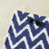 Blueberry Southern Cottage Chevrons Strandlaken (In situ)