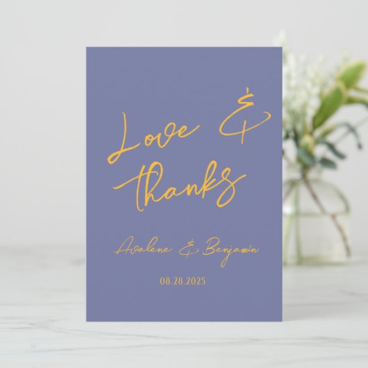 Blueberry Sunshine Typography Wedding Bedankt (Staand voorkant)