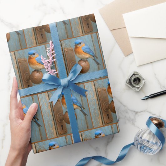 Bluebird op een roestige deurknop cadeaupapier (Geschenken)