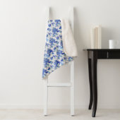 Bluebonnet Floral Pattern Blue and White Sherpa Deken (In situ)
