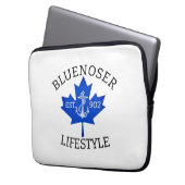 Bluenoser Lifestyle Maple leaf 902 Eh! Laptop Sleeve (Voorkant Links)
