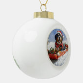 Bluetick Coonhound Dog in Sledge Christmas Keramische Bal Ornament (Links)
