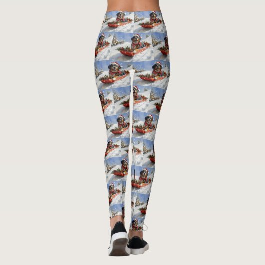 Bluetick Coonhound Dog in Sledge Christmas Leggings (Achterkant)