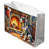 Bluetick Coonhound Fireplace with Christmas Lights Groot Cadeauzakje (Achterkant Gekanteld)