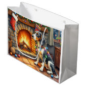 Bluetick Coonhound Fireplace with Christmas Lights Groot Cadeauzakje (Voorkant Gekanteld)