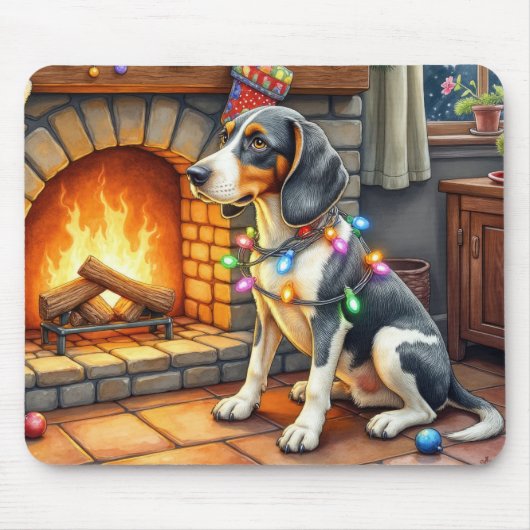 Bluetick Coonhound Haard met Kerstverlichting Muismat (Voorkant)