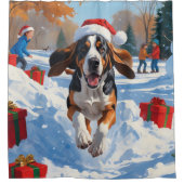 Bluetick Coonhound Hardlopen in de sneeuw met Kers Douchegordijn (Voorkant)