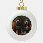 Bluetick Coonhound Puppy Herfst Delight Pompoen Keramische Bal Ornament (Voorkant)