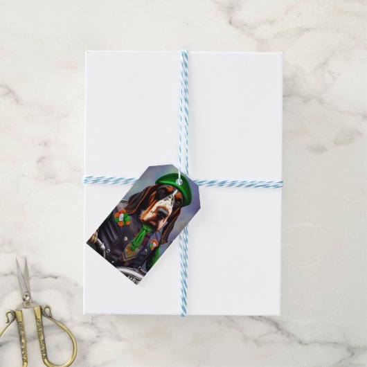 Bluetick Coonhound rijdt op een fiets St. Patrick' Cadeaulabel (Met Touw)