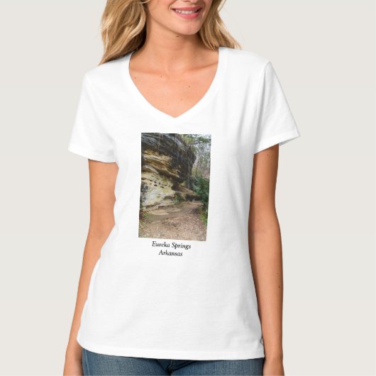 Bluff Lined Walkway T-shirt (Voorkant)