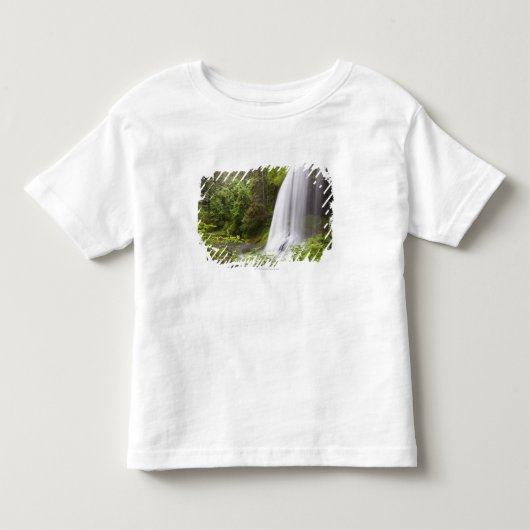 Blurred Waterfall en Forest Uitzicht in Oregon Kinder Shirts (Voorkant)