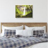 Blurred Waterfall in Oregon rond Lush Greenery Canvas Afdruk (Insitu (Slaapkamer))